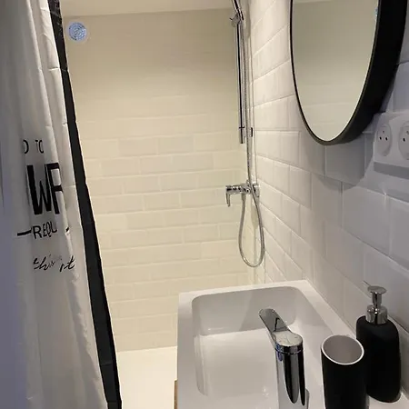 Petite Maison Typique De Marseilles