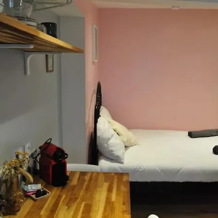 Apartment Lovely Studio Under The Roof -le Panier *