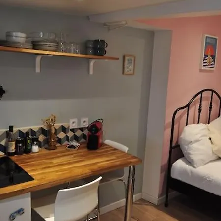 Lovely Studio Under The Roof -le Panier Apartment *