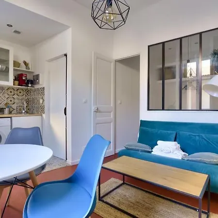 Apartment Cosy With Terrace Near The Center