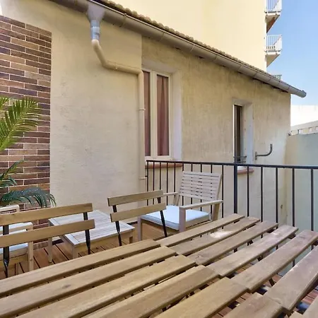Apartment Cosy With Terrace Near The Center