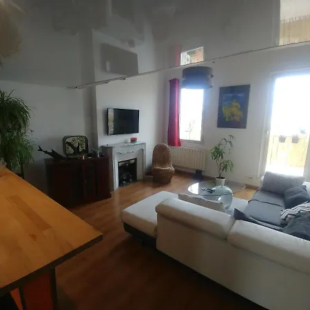 Loft T3 90 M2 + Terrasses - Acces Direct Plage/bus Apartamento