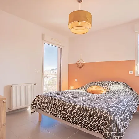 Centre Avec Rooftop Apartment *