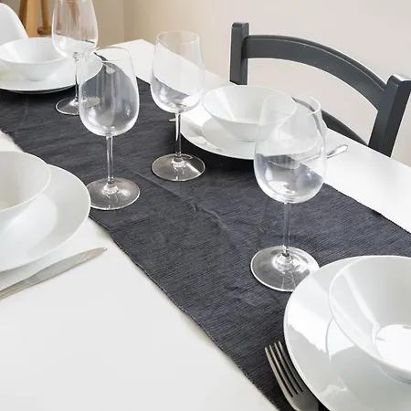 Bel Epure Et Minimaliste Pour 4 Pers A Apartment Marseilles