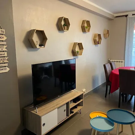Apartment Sun Escape, Renove Climatise 3 Pieces 4-6 Pers, 350m De La Marseille