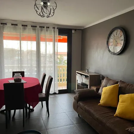 Sun Escape, Renove Climatise 3 Pieces 4-6 Pers, 350m De La
