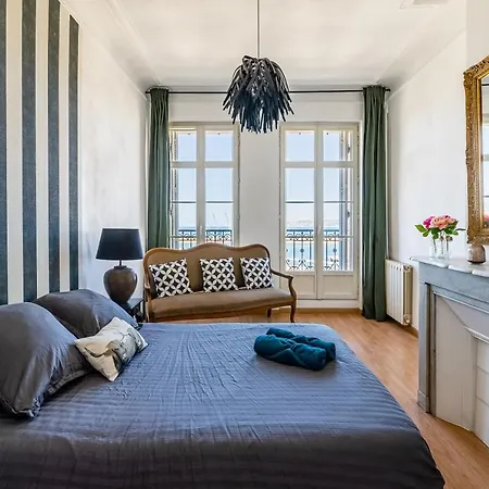 Apartment T2 Vue Au Pied De La Major