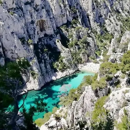 Calanques Pres Du Vieux Port Marsiglia