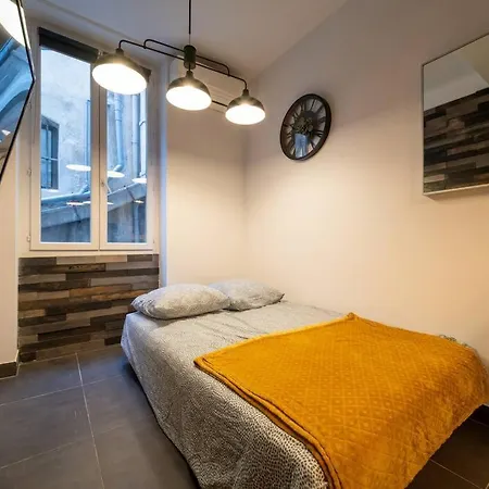 *appartement Climatise Au Coeur Du Vieux Port* *