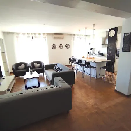 Standing, 3 Chambres, Clim Et Garage Priv Proche Panier Et Terrasses Port * Marseille