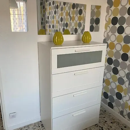 Apartment T3 Lumineux Dans Un Petit Immeuble, *