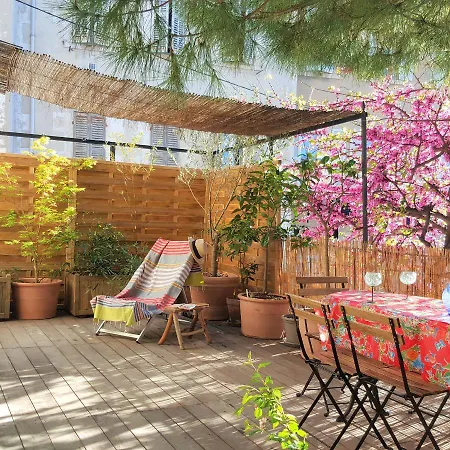 Konukevi Little House With A Large Roof Garden In The Center Marsilya
