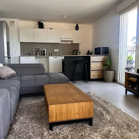 Apartment T3 Cosy, Neuf Et Ensoleille *