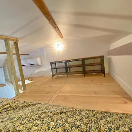 Atypique 1827 Apartment