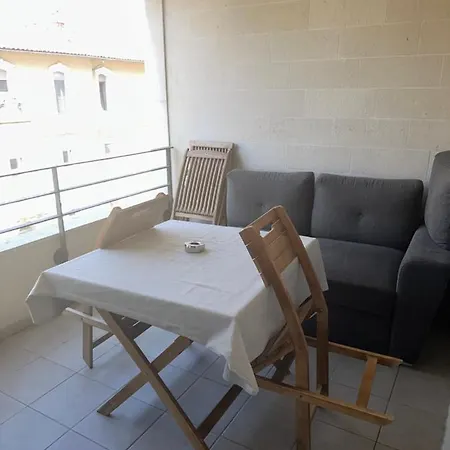 Appartement Superbe équipé Avec Parking. Marseille