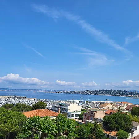 La Pointe Rouge Vue Apartment