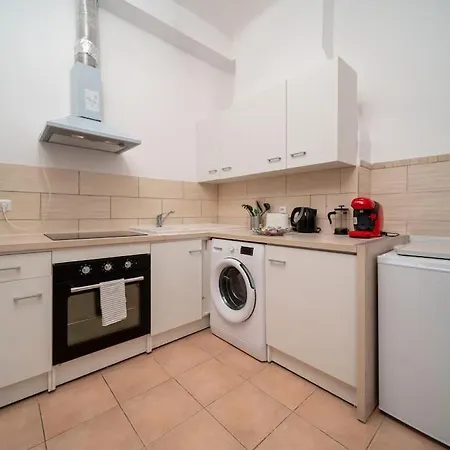 Appartement Equipe 4 Couchages Belle De Mai