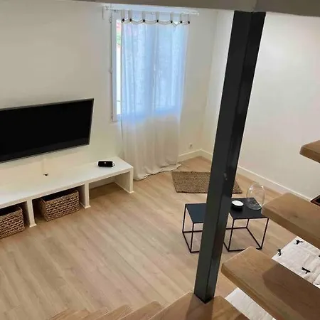 Апартаменты Duplex Bord De La Madrague Марсель