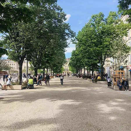 Quartier Des Createurs La Plaine Cours Julien Chambre Privée Dans Appartamento *