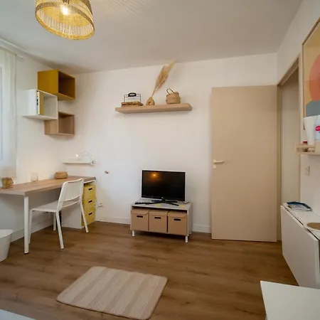 Cosy Tout Equipe Avec Wifi 2 Couchages * Marseille