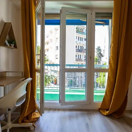 T5, 4 Chambres, St Charles/joliette Wifi, Terrasse Apartamento