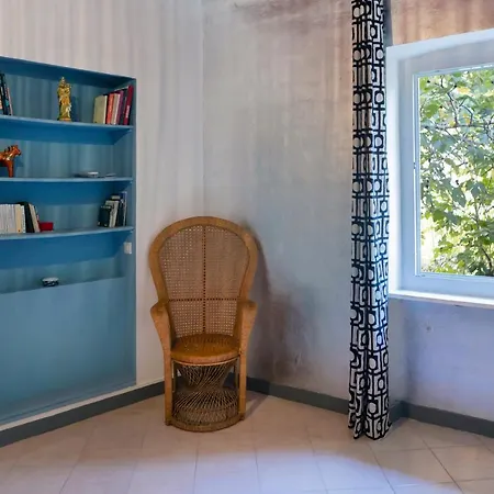 Appartement Tres Bel Avec Jolie Vue Dans Le Quartier Prise De Vauban Marseilles