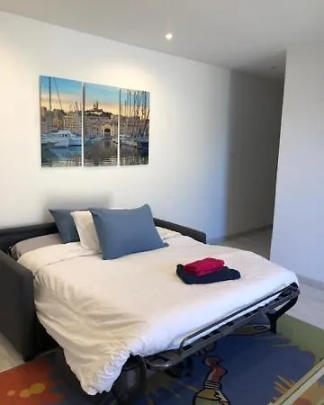 Bleue Bed & Breakfast