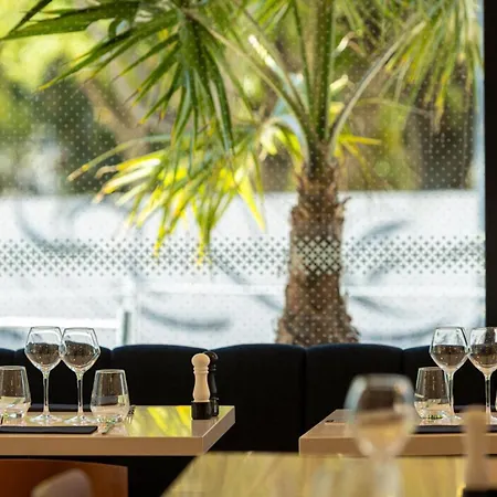 Hotell Crowne Plaza - Le Dome Marseille