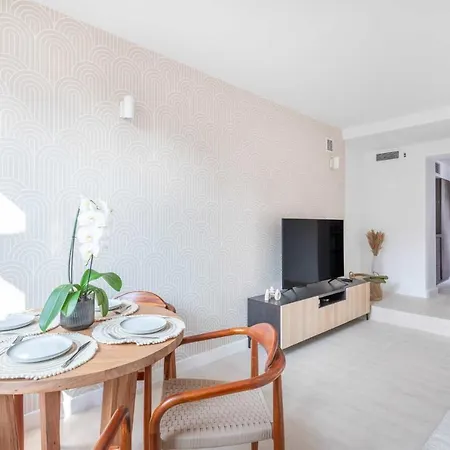 Small Private House 4p1br - 8th