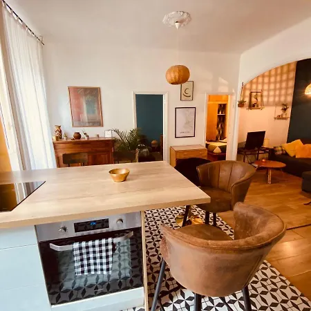 T3 Palais Longchamp Apartment *