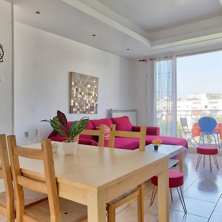 Apartment T4 Avec 3 Et Balcon A Mazargues