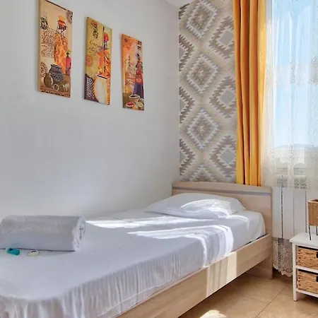 Apartment T4 Avec 3 Et Balcon A Mazargues *