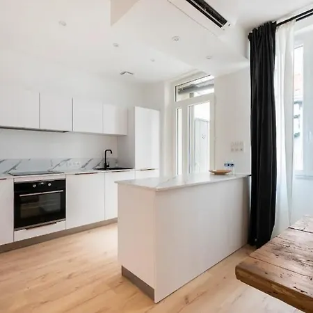Apartment {st Fee Sur Les Toits} * Plein Centre * Clim *