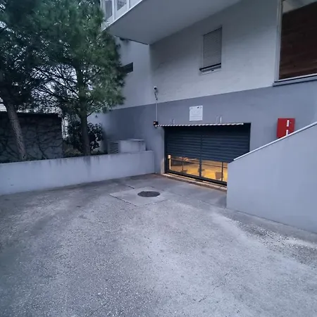 T3 Spacieux Et Paisible Avec Deux Places Parking Proche Vieux Port Apartment