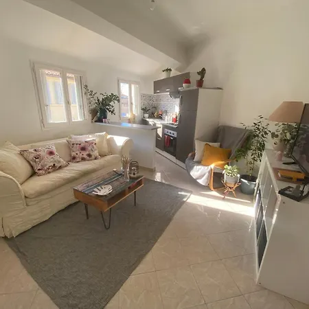 Apartment T2 Meuble Plaine/cours Julien *