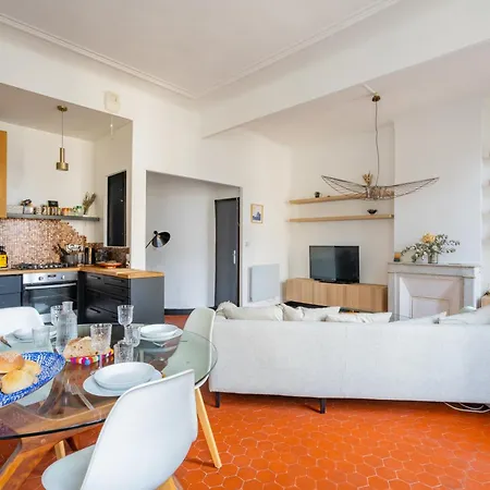 De Charme Au Coeur De La Plaine By Weekome Apartament