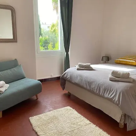 T3 Renove Dans Maison De *