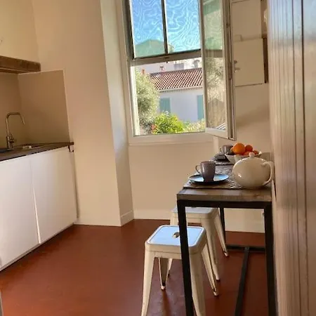 T3 Renove Dans Maison De Marseille