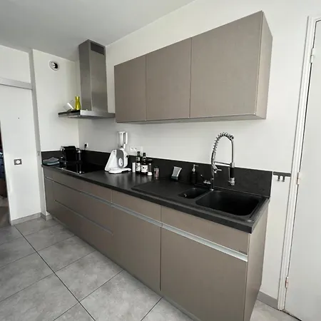130m2 De Standing, 5min Plages Et Stade, Parking Gratuit, 5e Et Dernier Etage Avec Ascenseur, Vue Montagne 公寓 马赛