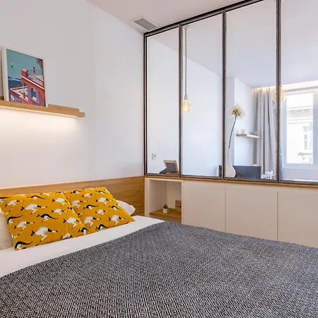 The Babel Community - Republique - Joliette Hotel *