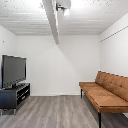 Central, 2 Chambres, Charmant. *