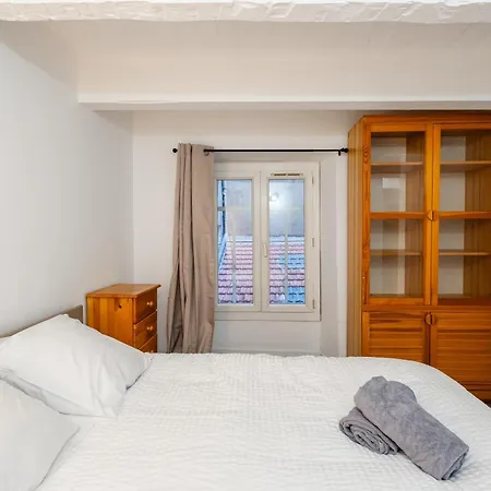 Apartment Central, 2 Chambres, Charmant. *