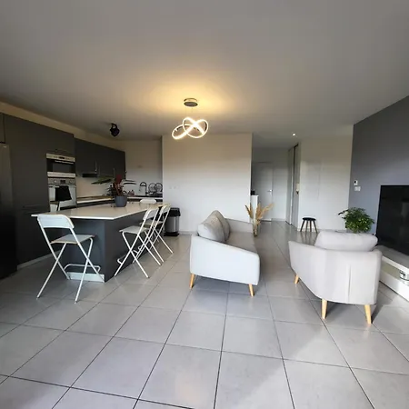 Apartment T3 Spacieux Et Paisible Avec Deux Places Parking Proche Vieux Port *