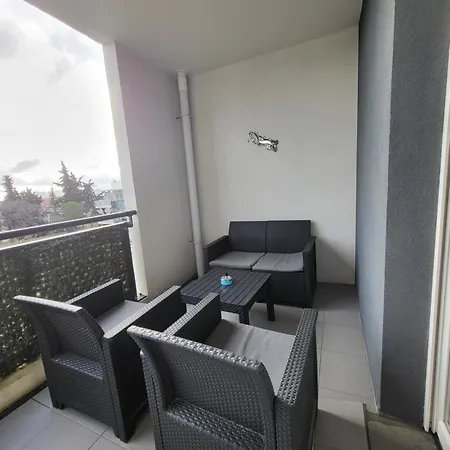 T3 Spacieux Et Paisible Avec Deux Places Parking Proche Vieux Port Apartment