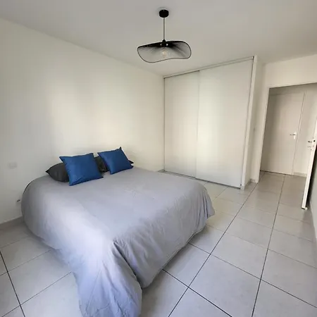 T3 Spacieux Et Paisible Avec Deux Places Parking Proche Vieux Port Apartment *