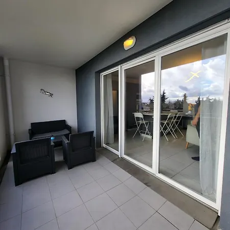 Apartment T3 Spacieux Et Paisible Avec Deux Places Parking Proche Vieux Port