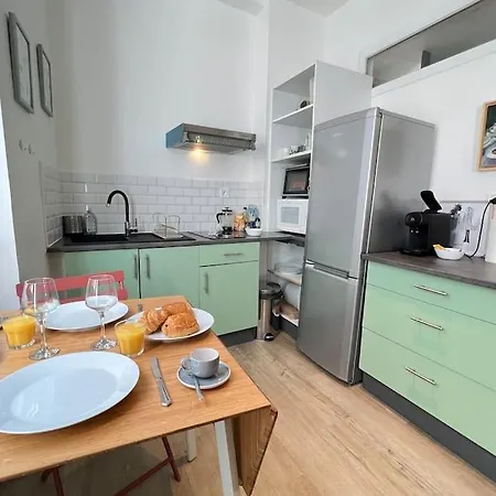 Charme Authenticite A Marseille, Camas Apartment