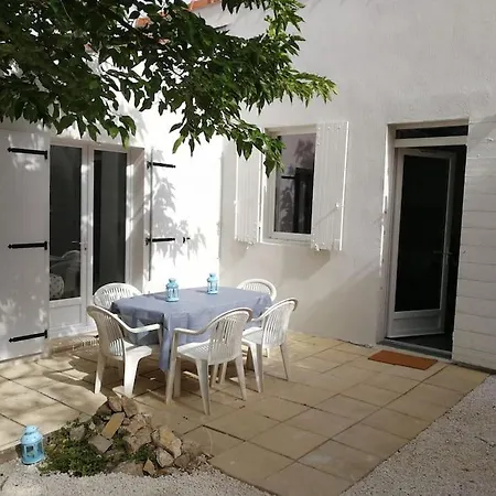 Villa Au Calme Avec Exterieur Et Parking Gratuit Aux Portes D'aix Et Emplacement Ideal Marseille