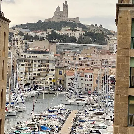 Vue Sur Le Vieux Port
