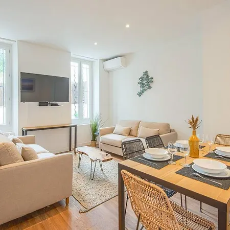 Longchamp Grand T2 De Gamme Terrasse Apartment *